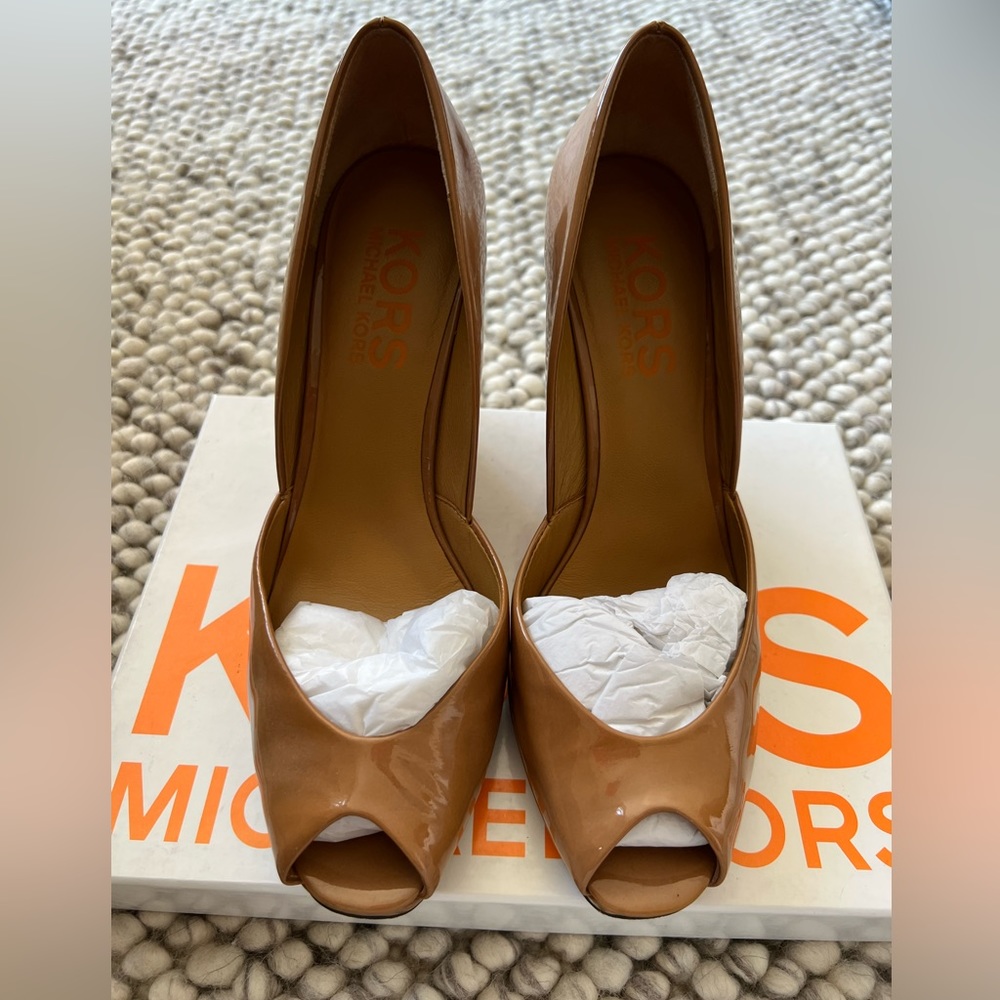Kors, Michael Kors tan platform peep toe wedge